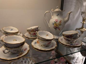 Meissen 10 kop en schotel 1 kan. €450  beschikbaar voor biedingen