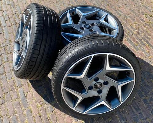 Mooie originele 18” Ford Fiesta ST +tpms+ als nieuwe banden, Auto-onderdelen, Banden en Velgen, Banden en Velgen, Zomerbanden