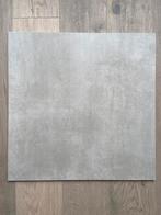 2x keramische badkamertegels (grijs, 60x60), Doe-het-zelf en Verbouw, Ophalen, 60 cm of meer, Nieuw, Minder dan 5 m²