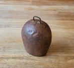 Oude ijzeren koeienbel met houten klepel, Ophalen of Verzenden