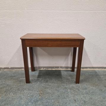 Vintage piano bankje met opbergruimte beschikbaar voor biedingen