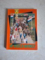 Nijmeegse Vierdaagse Boek - 75e editie 1991, Ophalen of Verzenden, Gelezen