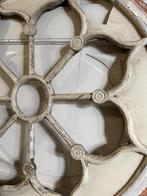 Antiek groot rond raam gietijzer 100cm., Antiek en Kunst, Curiosa en Brocante, Ophalen