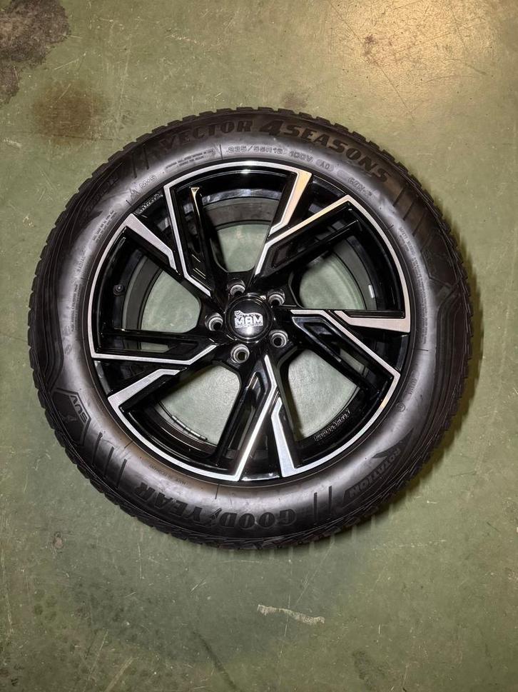 Audi Q3 18 inch velgen + 235/55/18 winterbanden, Auto-onderdelen, Banden en Velgen, Banden en Velgen, Winterbanden, 18 inch, 235 mm