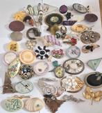 Lot 60 vintage broches, Ophalen of Verzenden, Zo goed als nieuw, Overige kleuren, Overige materialen