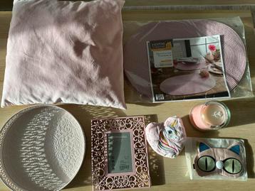 Diverse decoraties beschikbaar voor biedingen
