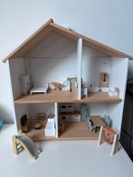 Leuk houten poppenhuis met meubels, Ophalen, Zo goed als nieuw, Poppenhuis