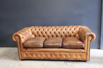 vintage origineel Engelse Chesterfield bank  beschikbaar voor biedingen