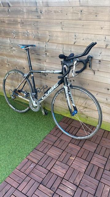 Cube aluminium frame heel licht beschikbaar voor biedingen