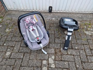Maxi cosi pebble met familyfix systeem (isofix) beschikbaar voor biedingen