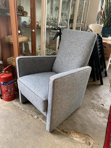 Fauteuil nieuwe staat fauteuil mooie stoffen bekleding beschikbaar voor biedingen