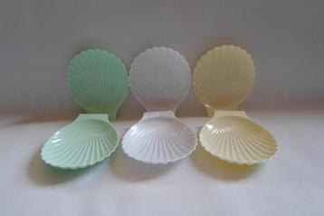 Vintage Schelp Schaaltjes Pastel beschikbaar voor biedingen