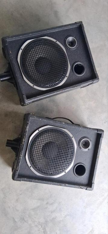 Set van 2 gebruikte speakers beschikbaar voor biedingen