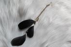 Black feather earring, Nieuw, Ophalen of Verzenden, Hangers, Zwart