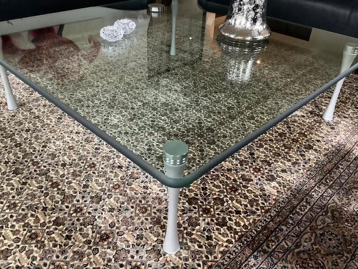 Moderne glazen tafel 125/125/36 merk Rolf Benz, Huis en Inrichting, Tafels | Salontafels, Zo goed als nieuw, Minder dan 50 cm