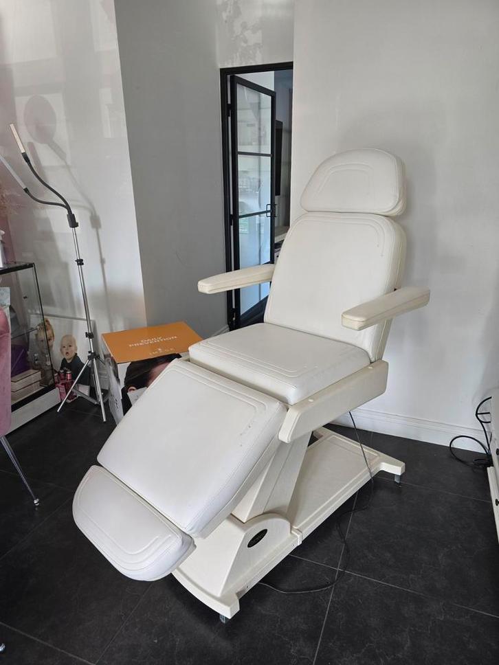 Elektrische behandelstoel Cosmetech schoonheidssalon, Zakelijke goederen, Kantoor en Winkelinrichting | Kantoormeubilair en Inrichting