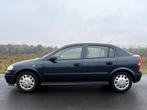Opel Astra 1.6 8V 5D 2002, Auto's, Voorwielaandrijving, Zwart, 4 cilinders, Blauw