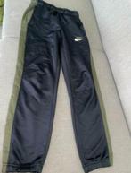 Nike broek pants zwart groen xl 158 164 170 met schade, Kinderen en Baby's, Kinderkleding | Maat 164, Broek, Gebruikt, Verzenden