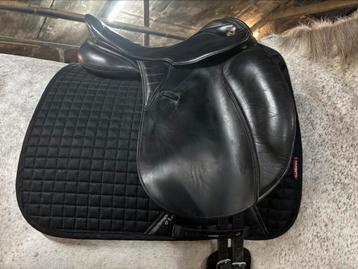 Dressuurzadel Kieffer 18inch beschikbaar voor biedingen