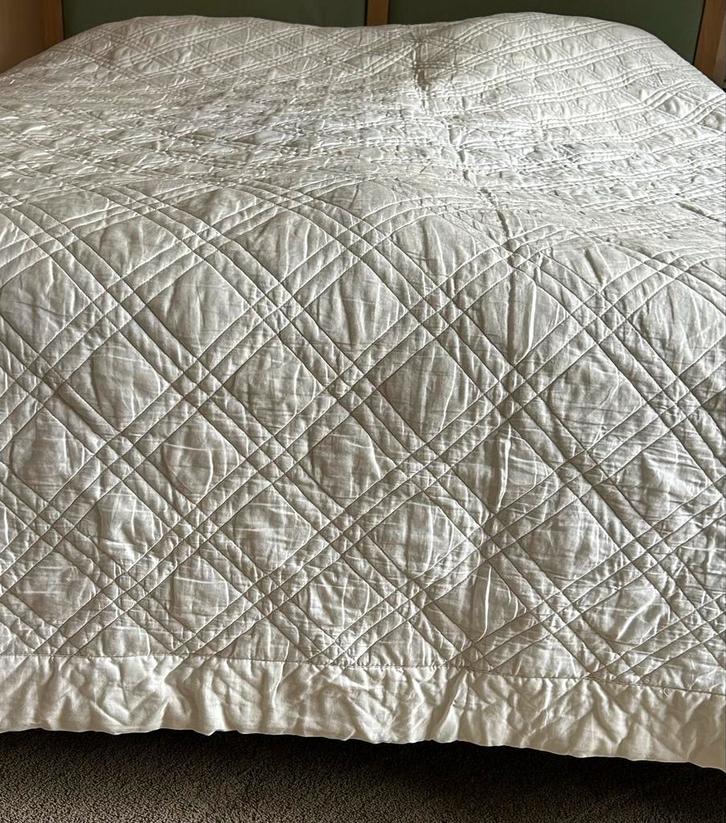 Livello Home Bedsprei 2-persoons, Huis en Inrichting, Slaapkamer | Beddengoed, Gebruikt, Deken of Dekbed, Tweepersoons, Wit, Ophalen of Verzenden