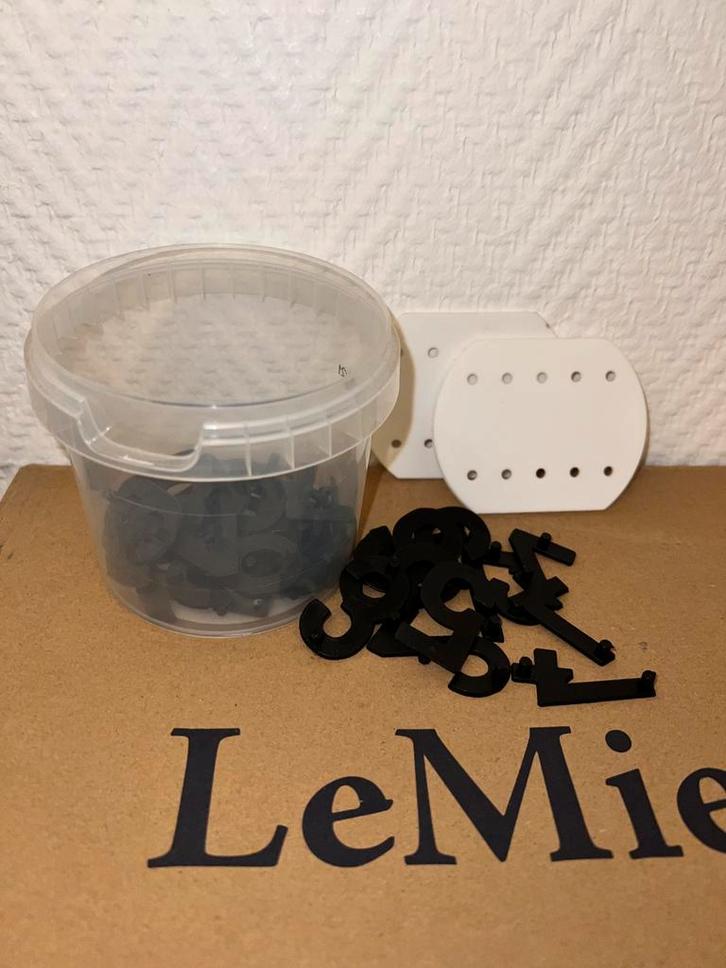 Setje Wedstrijdnummers Hoofdstelnummers Hoofdstelnummer, Dieren en Toebehoren, Paardrijkleding, Zo goed als nieuw, Ophalen of Verzenden