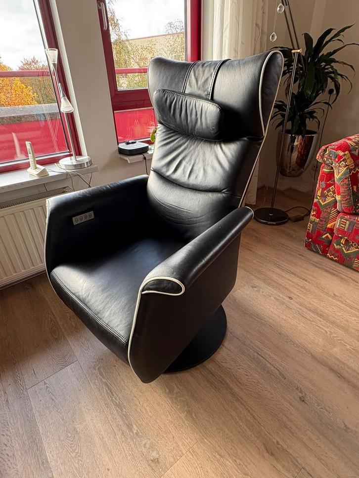 Prominent Sta-op Stoel - Zwart Leer, Elektrisch, Huis en Inrichting, Fauteuils, Gebruikt, Leer, 50 tot 75 cm, Minder dan 75 cm