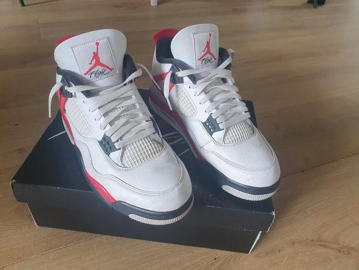 Officiële Nike Jordan 4 te koop red cement maat 45.5., Sport en Fitness, Basketbal, Zo goed als nieuw, Schoenen, Ophalen of Verzenden