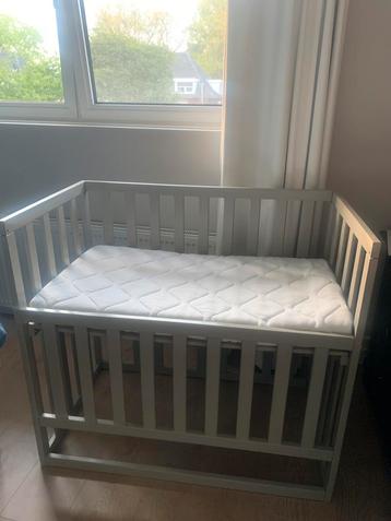 Co sleeper met matras  beschikbaar voor biedingen