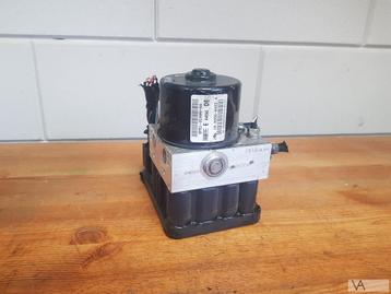Ford Focus 2 en C-max 2007 - 2010 abs pomp 8m512c405aa €50 beschikbaar voor biedingen