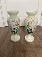 Set antieke Victoriaanse opaline glazen vaas, Ophalen of Verzenden, Gebruikt