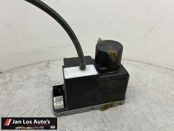 Audi 80 B4 100 C3 Centrale deurvergrendelingpomp  beschikbaar voor biedingen