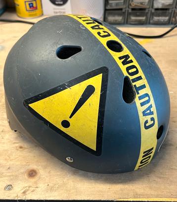 Skatehelm nutcase XS 46-52cm beschikbaar voor biedingen