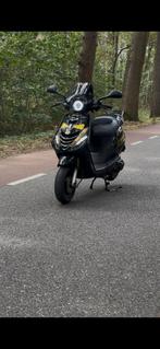 Piaggio zip 70. Vast gelopen!!!, Fietsen en Brommers, Scooters | Piaggio, Tweetakt, Gebruikt, Maximaal 45 km/u, Ophalen of Verzenden