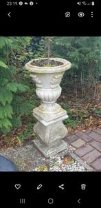 Tuinvaas op sokkel, Ophalen, Rond