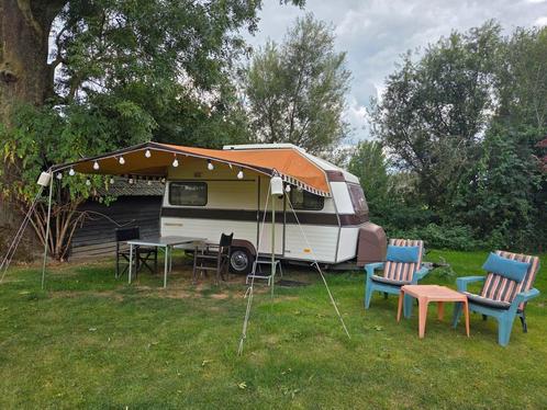 Retro caravan avento 395 luxe 1983, Caravans en Kamperen, Caravans, Particulier, tot en met 2, Treinzit, Avento, Vast bed, 4 tot 5 meter