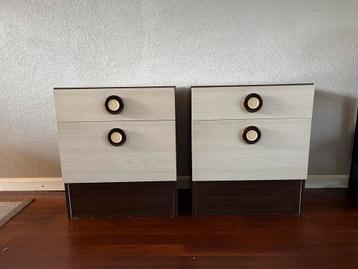 Twee vintage space age nachtkastjes jaren ‘60/‘70 beschikbaar voor biedingen