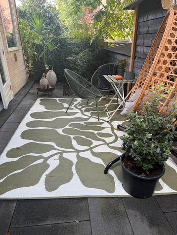 Groen Buitenkleed Kwantum XL - Zo Goed Als Nieuw! beschikbaar voor biedingen