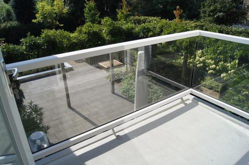 Balkon rand met glasplaten (reeds gedemonteerd) L-vormig, Doe-het-zelf en Verbouw, Overige Doe-het-zelf en Verbouw, Gebruikt, Ophalen