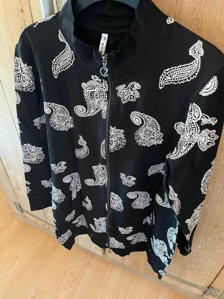 Zoso Vest Zwart Print XXL, Kleding | Dames, Truien en Vesten, Zo goed als nieuw, Maat 46/48 (XL) of groter, Zwart, Verzenden