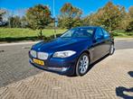 BMW 5-Serie 4.4 I 550 AUT 2010 Blauw 171000km, Auto's, Automaat, Achterwielaandrijving, 2000 kg, 120 €/maand