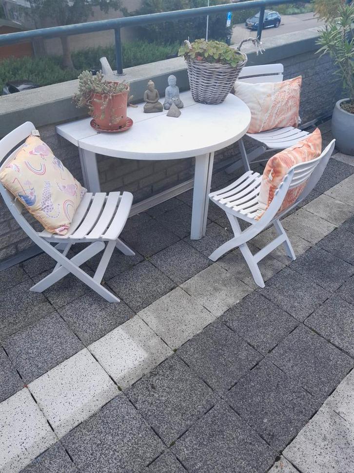 Leuke tuinset met 3 stoelen, Tuin en Terras, Tuinsets en Loungesets, Gebruikt, Tuinset, Hout, 3 zitplaatsen, Eettafel, Stoel, Ophalen of Verzenden