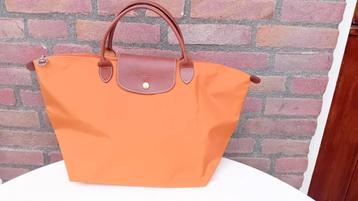 Longchamp Le Pliage type "M", warm oranje, origineel beschikbaar voor biedingen