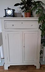 Brocante meidenkast/ tv kast. 133hoog/93breed/49diep, Ophalen