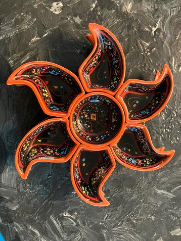 Bloemvormige aperitief schaal uit Tunesië beschikbaar voor biedingen