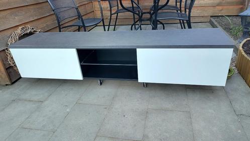 Zwevend TV meubel zwart/grijs met hoogglans klapdeurtjes, Huis en Inrichting, Kasten | Televisiemeubels, Gebruikt, Minder dan 100 cm