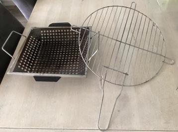 BBQ met 2 roosters beschikbaar voor biedingen