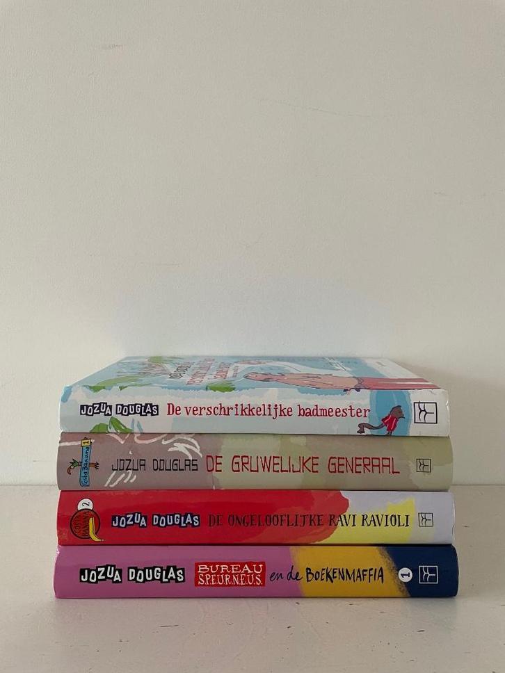 4x Jozua Douglas: badmeester ravioli generaal speurneus, Boeken, Kinderboeken | Jeugd | 10 tot 12 jaar, Gelezen, Ophalen