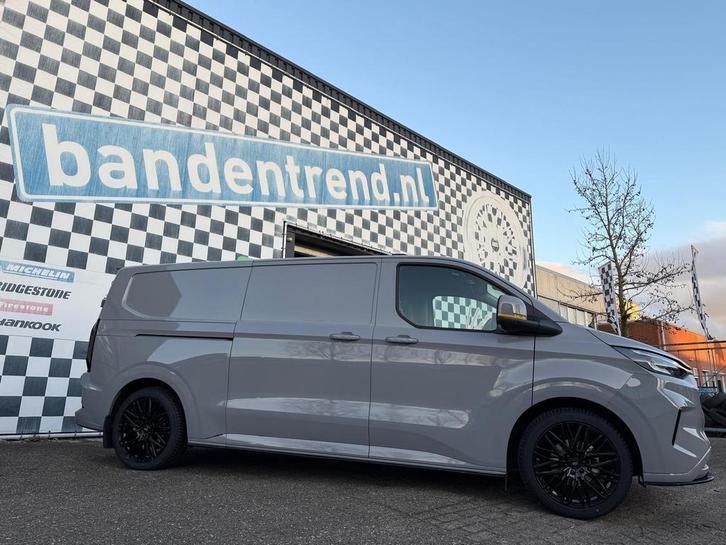 Ford Transit custom 2023/2024 6x120 zomerbanden + tpms, Auto-onderdelen, Banden en Velgen, Banden en Velgen, Zomerbanden, 20 inch