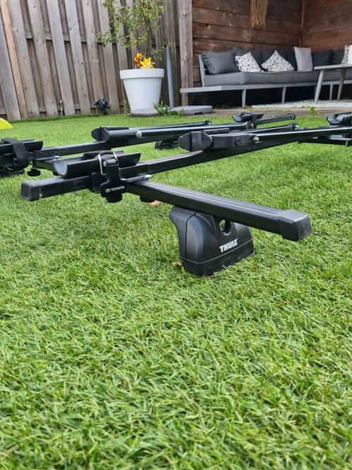Thule dakdrager met 2 toyota fietsdragers, Auto diversen, Dakdragers, Gebruikt, Ophalen