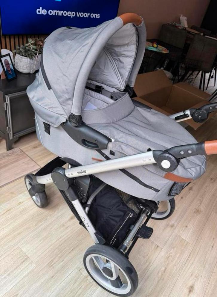 Mooie Mutsy Combiwagen + Accessoires grijs, Kinderen en Baby's, Kinderwagens en Combinaties, Gebruikt, Combiwagen, Mutsy, Met reiswieg